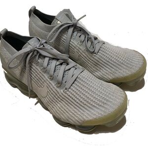 10.5 / Nike Air men’s VaporMax sneakers